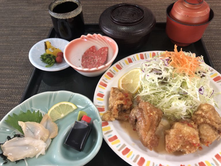 さんぞくやひびきの店日替わりです 家族みんなで食処さんぞくや